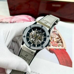 Đồng hồ Hublot Skeleton nam đính đá Swarovski Fake giá rẻ 42mm (2)