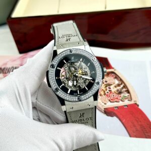 Đồng hồ Hublot Skeleton nam đính đá Swarovski Fake giá rẻ 42mm (2)