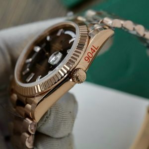 Đồng hồ Rolex Day-Date 228235 mặt số Chocolate cọc số đá nhà máy GM V3 40mm (8)