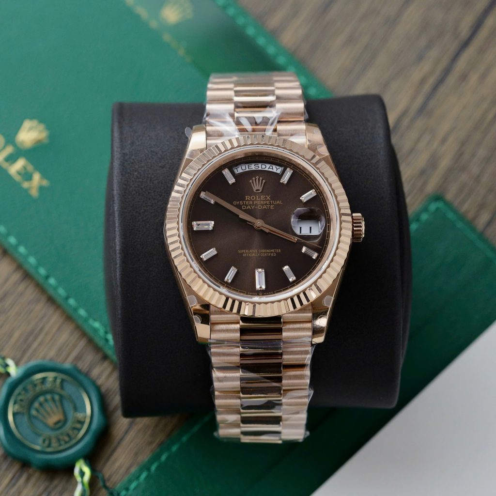 Đồng hồ Rolex Day-Date 228235 mặt số Chocolate cọc số đá nhà máy GM V3 40mm (8)