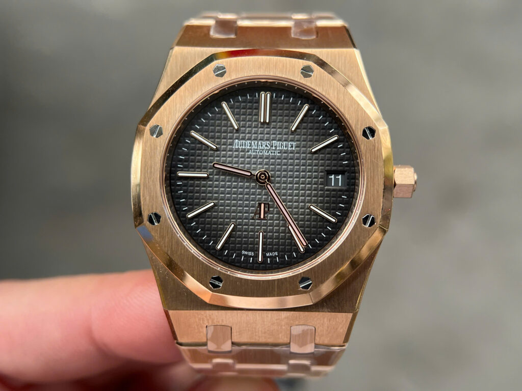 Đồng hồ Audemars Piguet Royal Oak Jumbo 16202OR 50th Anniversary Rep cao cấp 39mm (2)