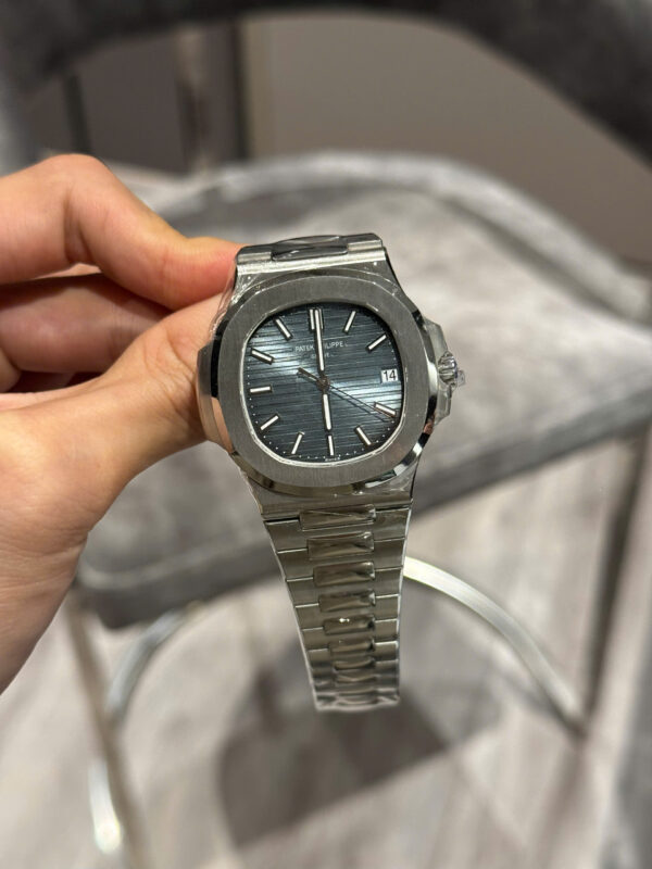 Đồng hồ Patek Philippe Nautilus 5711 Chế Tác mặt xanh blue nhà máy 3K 40mm (2)