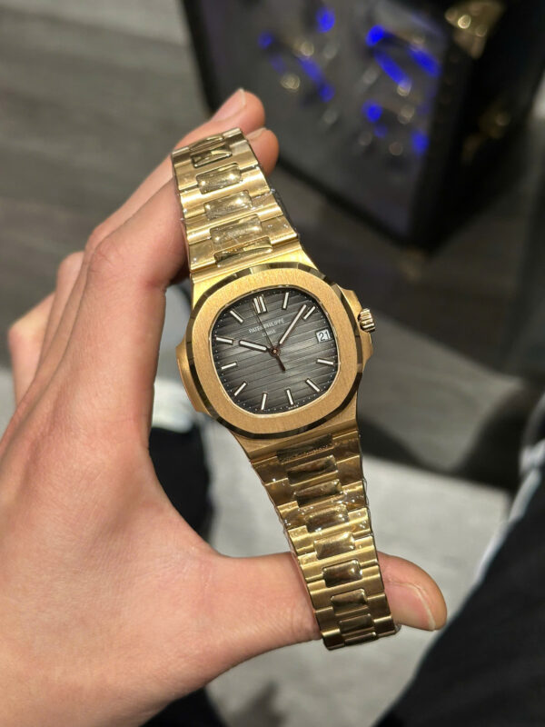 Đồng hồ Patek Philippe Nautilus 5711 Replica 1 1 mặt xám nhà máy 3K 40mm (2)