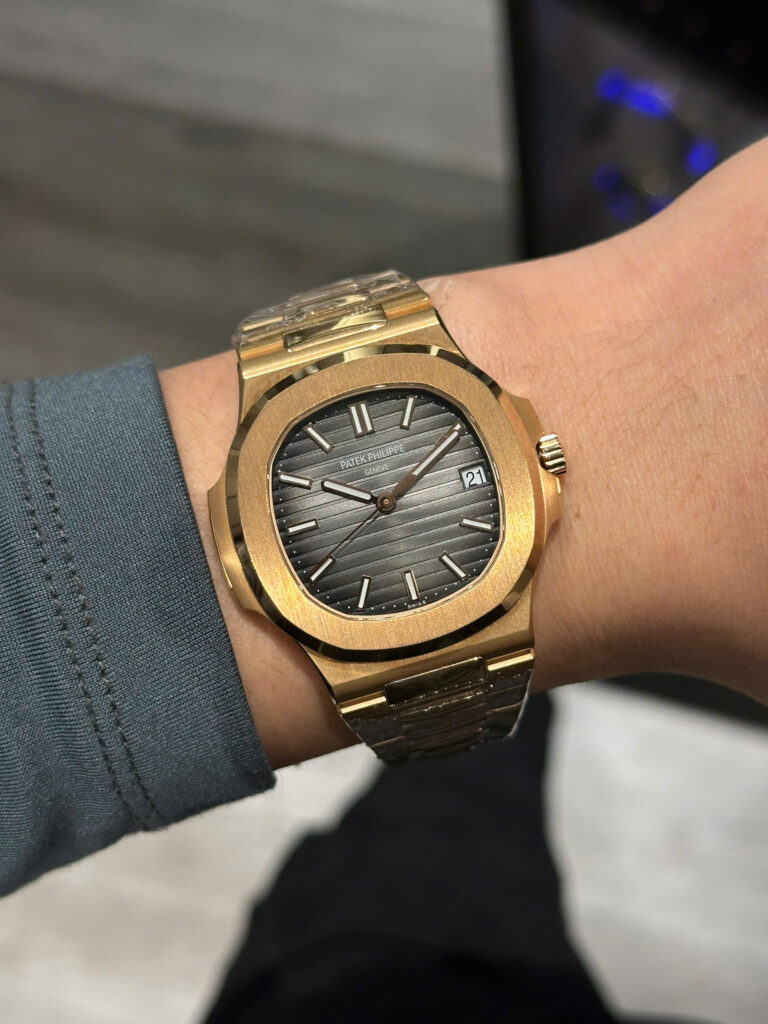 Đồng hồ Patek Philippe Nautilus 5711 Replica 1 1 mặt xám nhà máy 3K 40mm (2)