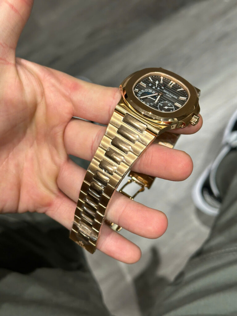 Đồng hồ Patek Philippe Nautilus 5712 mặt xám Rep 11 chạy full chức năng PPF 40mm (2)