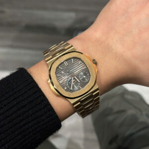 Đồng hồ Patek Philippe Nautilus 5712 mặt xám Rep 11 chạy full chức năng PPF 40mm (2)