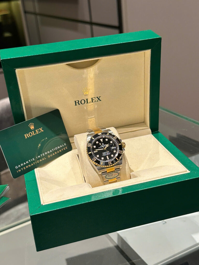 Đồng hồ Rolex Submariner 116613 Replica 11 demi gold mặt đen nhà máy Clean 40mm (2)