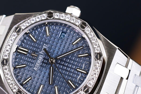 Đồng hồ Audemars Piguet Rep 11 Royal Oak mặt xanh blue đính đá 34mm (2)