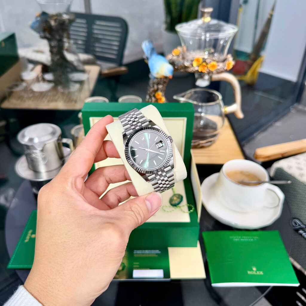 Đồng hồ Rolex DateJust 126334 Fake 11 mặt xanh lá cây nhà máy Clean 41mm (2)