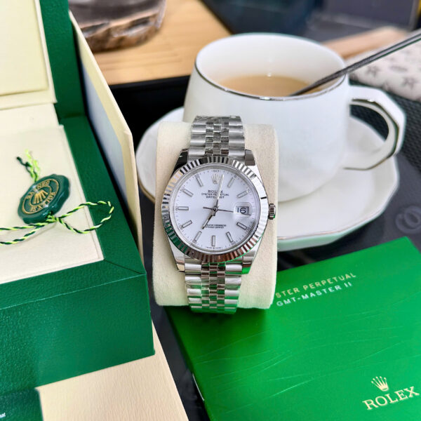 Đồng hồ Rolex DateJust Fake 1 1 mặt trắng cọc số dạ quang nhà máy Clean 41mm (2)