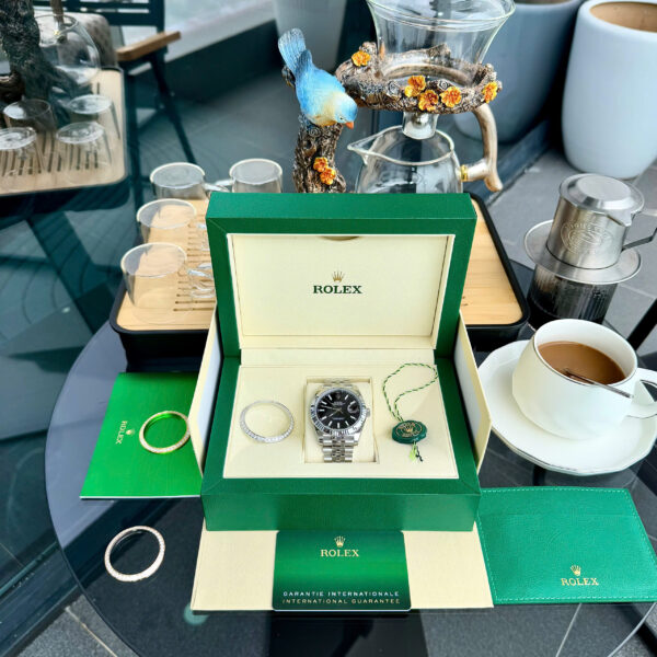 Đồng hồ Rolex DateJust Rep 11 mặt đen cọc số dạ quang nhá máy Clean 41mm (2)