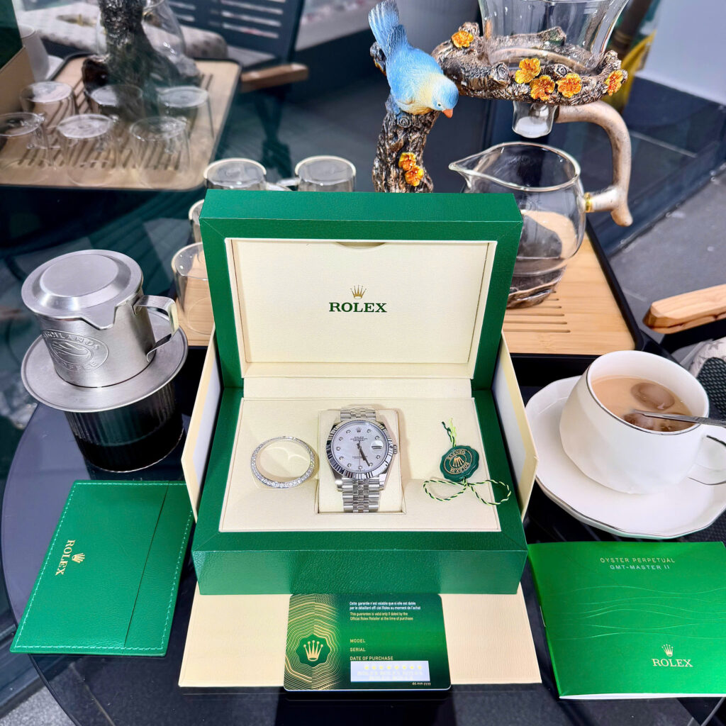 Đồng hồ Rolex DateJust Replica 11 mặt khảm xà cừ máy Clean 41mm (2)