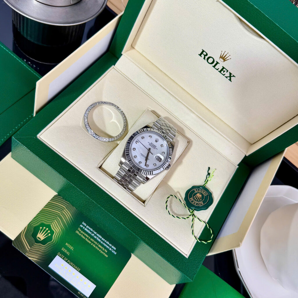 Đồng hồ Rolex DateJust Replica 11 mặt khảm xà cừ máy Clean 41mm (2)