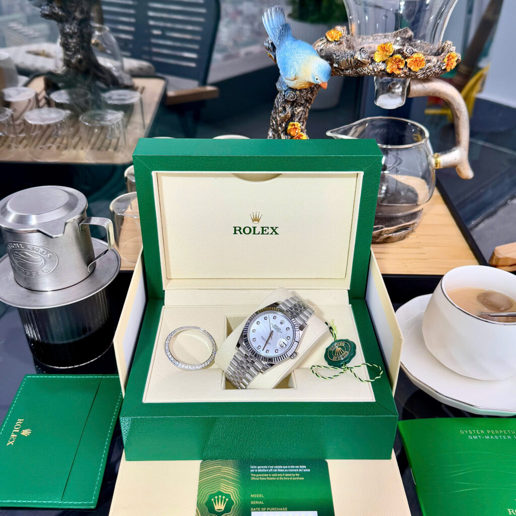 Đồng hồ Rolex DateJust Replica 11 mặt khảm xà cừ máy Clean 41mm (2)