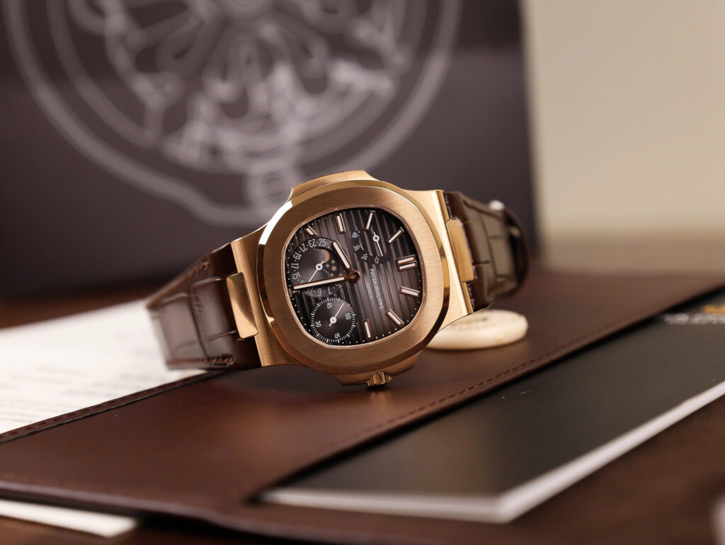 Đồng hồ Patek Philippe Replica 11 Nautilus 5712 mặt xám dây da chạy full chức năng PPF 40mm (2)