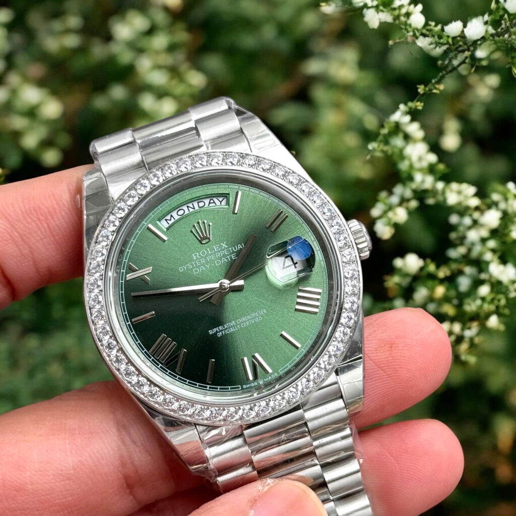 Đồng hồ Rolex Day-Date Clone 11 mặt xanh lá cây viền đính đá Swarovski 40mm (2)