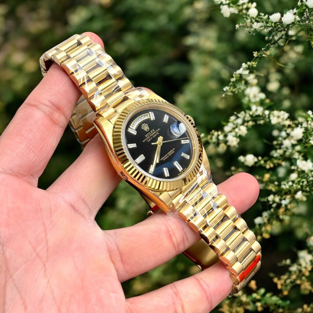 Đồng hồ Rolex Day-Date M228238 Fake 11 mặt đen cọc số đá Baguette 40mm (2)