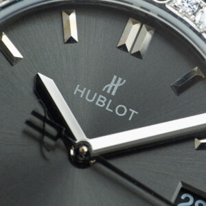 Đồng hồ Hublot Classic Fusion Replica 11 mặt xám vỏ đính full kim cương moissanite 33mm (2)