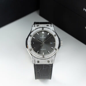 Đồng hồ Hublot Classic Fusion Replica 11 màu xám vỏ đính full kim cương moissanite 42mm (2)