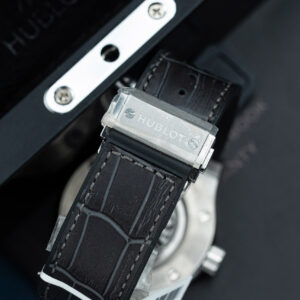 Đồng hồ Hublot Classic Fusion Replica 11 màu xám vỏ đính full kim cương moissanite 42mm (2)