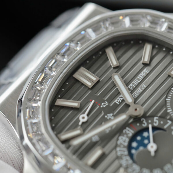 Đồng hồ Patek Philippe Nautilus 5724 Replica 11 mặt xám dây da xưởng PPF 40mm (2)