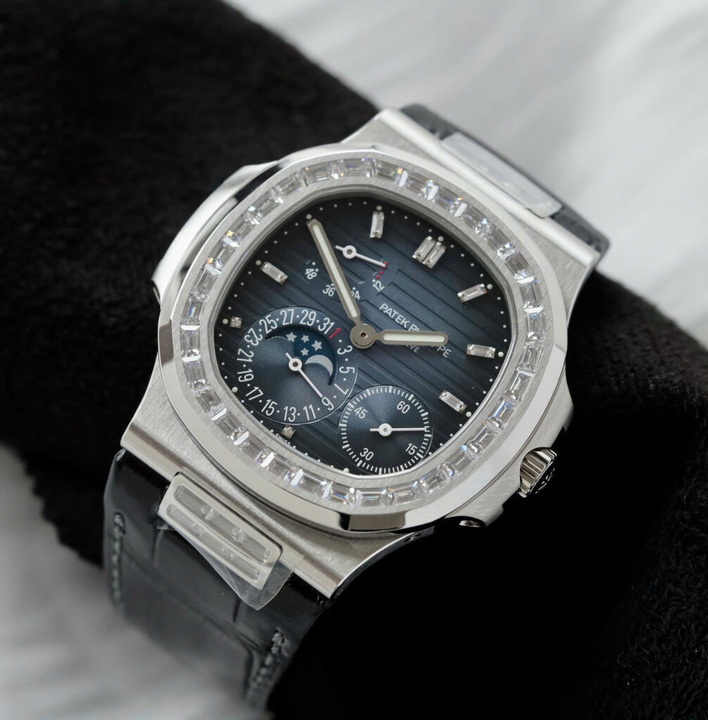 Đồng hồ Patek Philippe Replica 11 Nautilus 5724 đính đá baguette xưởng PPF 40mm (2)