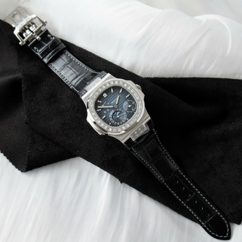 Đồng hồ Patek Philippe Replica 11 Nautilus 5724 đính đá baguette xưởng PPF 40mm (2)