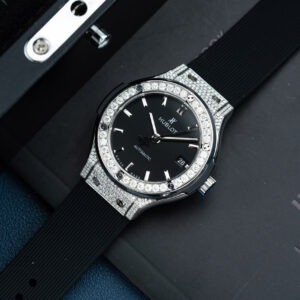 Đồng hồ nam Hublot Classic Fusion Rep 11 mặt đen vỏ đính full kim cương moissanite 42mm (2)