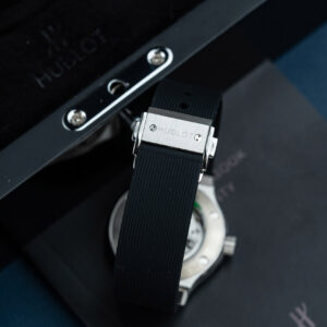 Đồng hồ nam Hublot Classic Fusion Rep 11 mặt đen vỏ đính full kim cương moissanite 42mm (2)