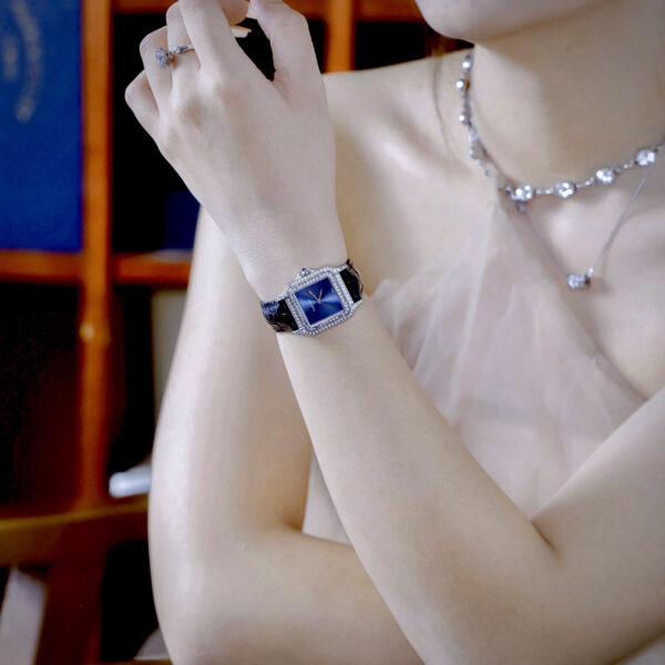 Đồng Hồ Cartier Panthere nữ đính đá mặt xanh blue fake cao cấp 27mm