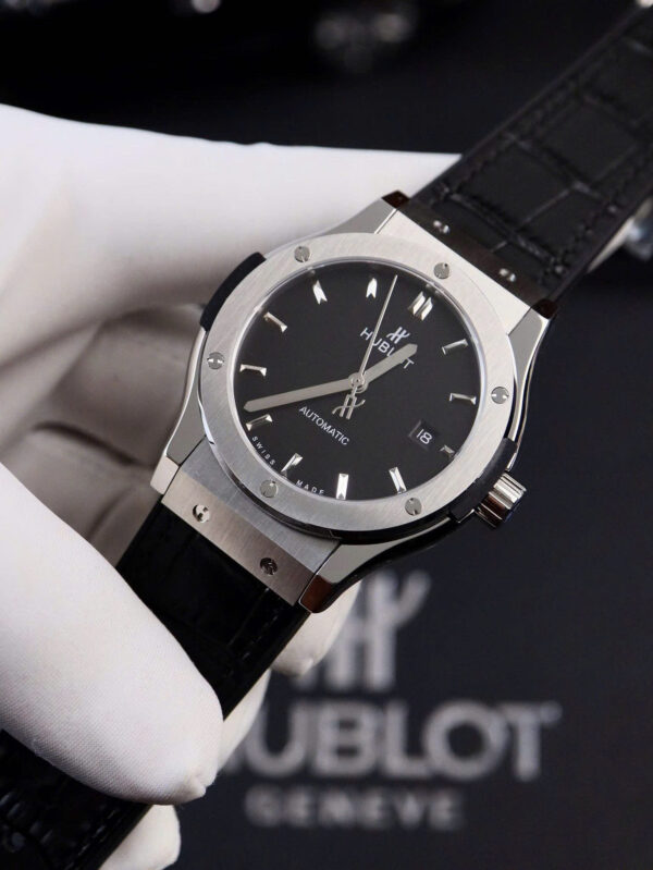 Đồng Hồ Hublot Classic Fusion ZF đen nam máy cơ nhật fake cao cấp 40mm