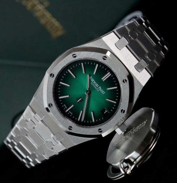 Đồng hồ Audemars Piguet Rep 11 Royal Oak Jumbo Extra-thin 16202 mặt xanh hun khói ZF 39mm (2)