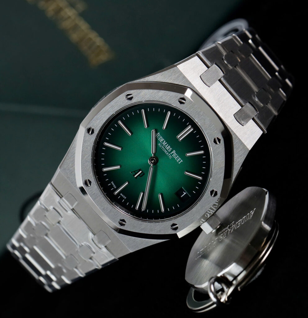 Đồng hồ Audemars Piguet Rep 11 Royal Oak Jumbo Extra-thin 16202 mặt xanh hun khói ZF 39mm (2)