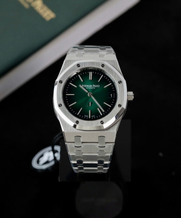 Đồng hồ Audemars Piguet Rep 11 Royal Oak Jumbo Extra-thin 16202 mặt xanh hun khói ZF 39mm (2)