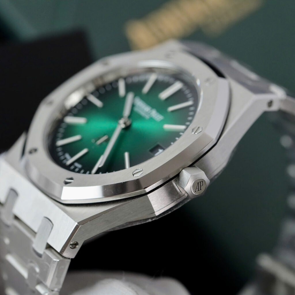 Đồng hồ Audemars Piguet Rep 11 Royal Oak Jumbo Extra-thin 16202 mặt xanh hun khói ZF 39mm (2)