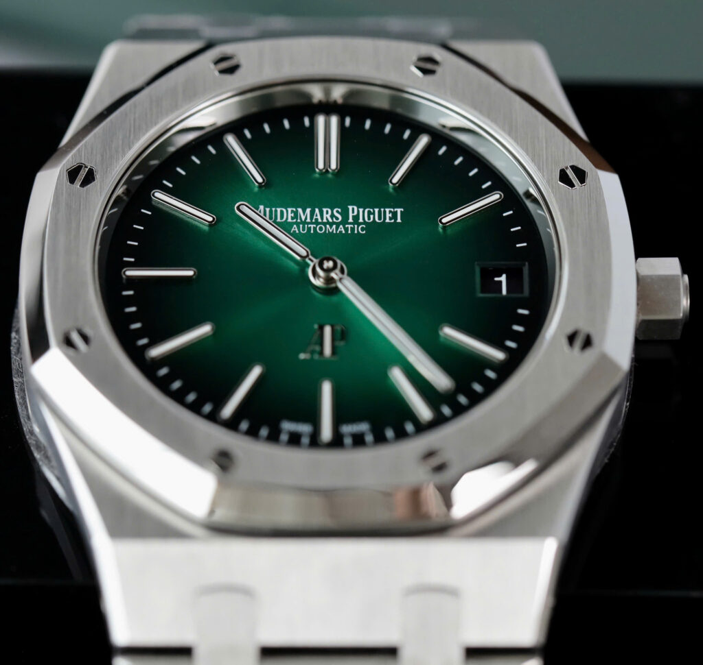 Đồng hồ Audemars Piguet Rep 11 Royal Oak Jumbo Extra-thin 16202 mặt xanh hun khói ZF 39mm (2)
