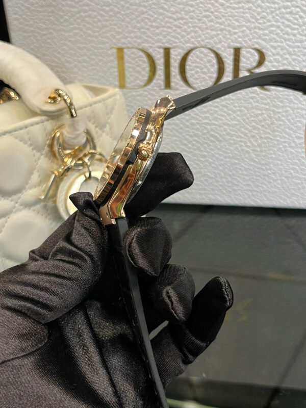 Đồng hồ Hublot Classic Fusion nam king gold đính đá Fake giá rẻ 42mm