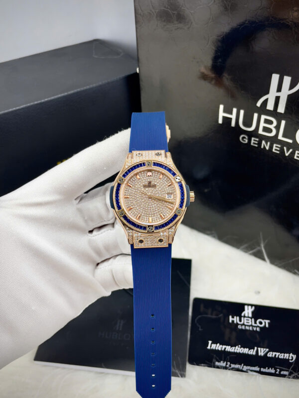 Đồng hồ Hublot Classic Fusion nữ dây cao su đính full đá fake cao cấp 34mm