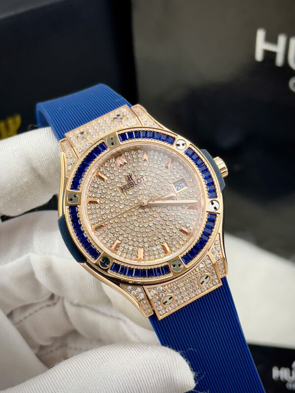 Đồng hồ Hublot Classic Fusion nữ dây cao su đính full đá fake cao cấp 34mm