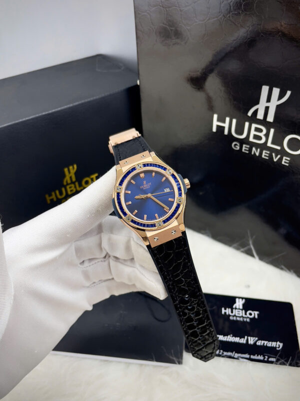 Đồng hồ Hublot Classic Fusion nữ king gold đính đá baguette xanh fake 11 34mm