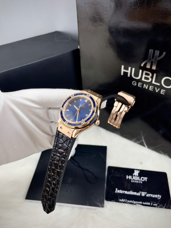 Đồng hồ Hublot Classic Fusion nữ king gold đính đá baguette xanh fake 11 34mm