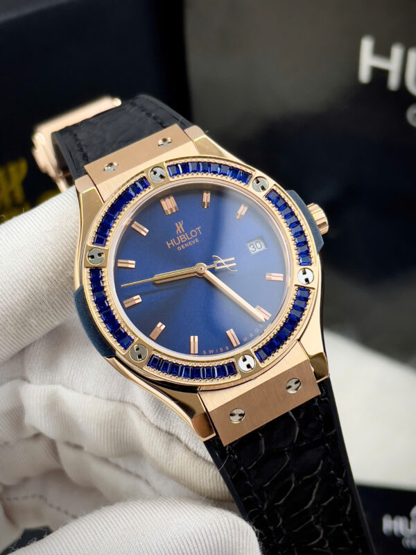 Đồng hồ Hublot Classic Fusion nữ king gold đính đá baguette xanh fake 11 34mm