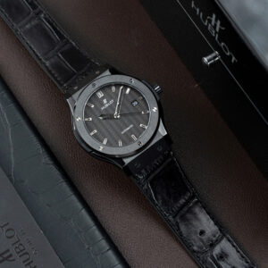 Đồng hồ Hublot Rep 11 Classic Fusion Ceramic gốm đen mặt số carbon xưởng JJZ 42mm (8)