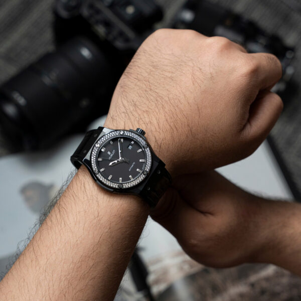 Đồng hồ Hublot Rep 11 Classic Fusion Ceramic gốm đen viền đính đá xưởng JJZ 42mm (2)
