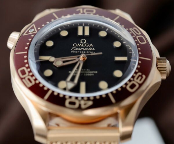 Đồng hồ Omega Seamaster Diver 300M Bronze Gold Rep 11 mạ vàng hồng xưởng VS 42mm (2)