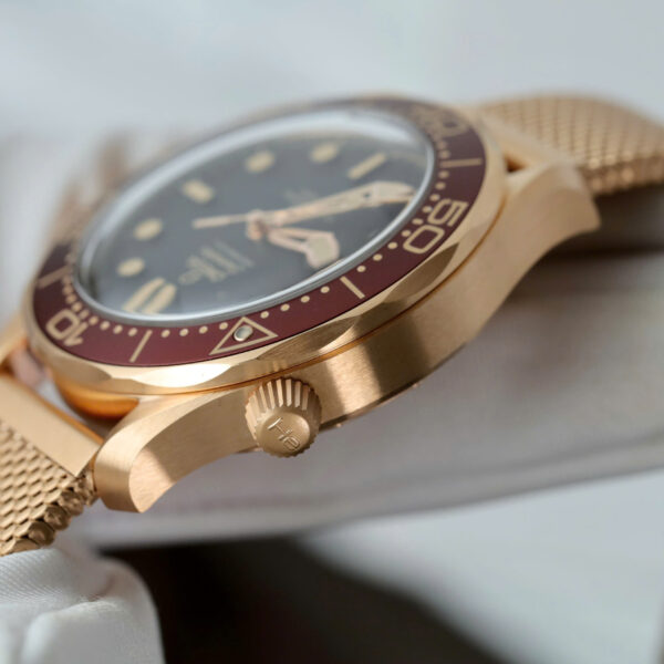 Đồng hồ Omega Seamaster Diver 300M Bronze Gold Rep 11 mạ vàng hồng xưởng VS 42mm (2)