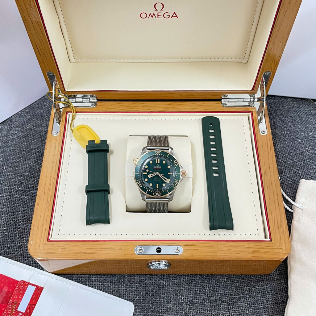 Đồng hồ Omega Seamaster Diver 300M Replica 11 mặt xanh nhà máy VS 42mm (2)