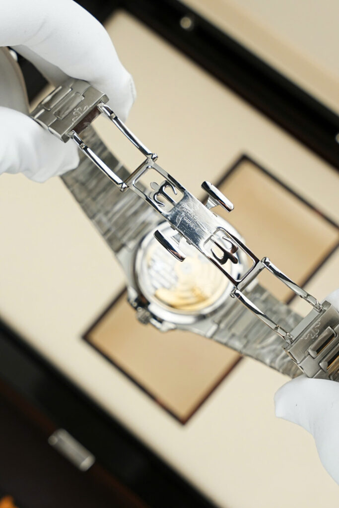 Đồng hồ Patek Philippe Replica 11 Nautilus 7118 nữ mặt xám viền đính đá xưởng 3K 35 (2)