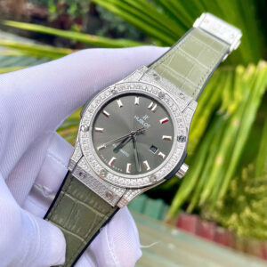 Đồng hồ Hublot Classic nam mặt xám gray dây da bọc cao su fake cao cấp 42mm