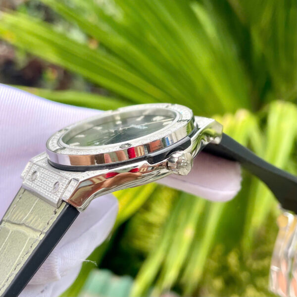 Đồng hồ Hublot Classic nam mặt xám gray dây da bọc cao su fake cao cấp 42mm